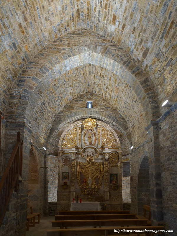INTERIOR HACIA LA CABECERA